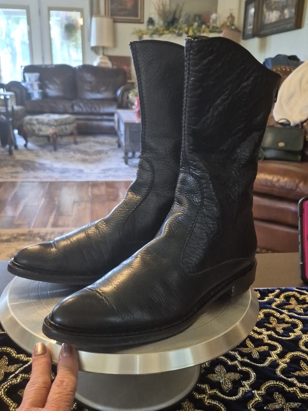 Henry Beguelin black textured leathermid-calf boots.luxury, Italian-hand Crafted
